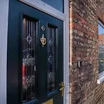 Historic House In The Heart Of York City Centre With Free Parking