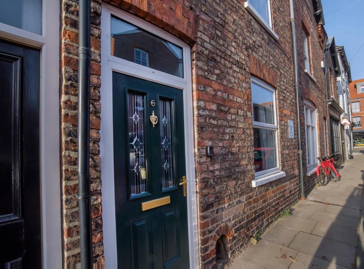 Historic House In The Heart Of Centre With Free Parking